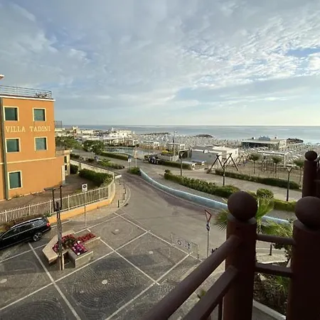 Aparthotel Roxy 3*