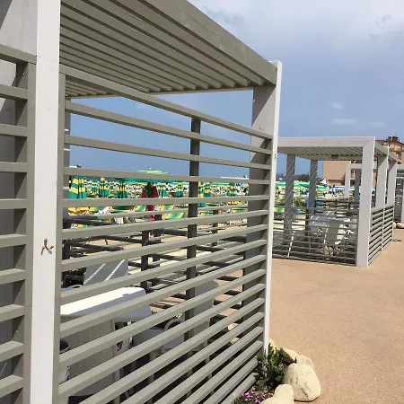 מלון דירות Roxy